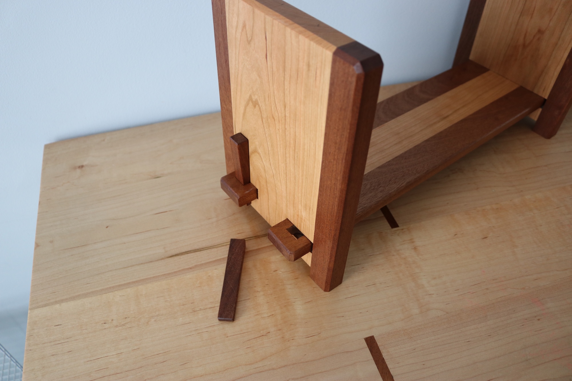 Adjustable Tabletop Bookshelf- Sapele & Cherry Square - Image 10