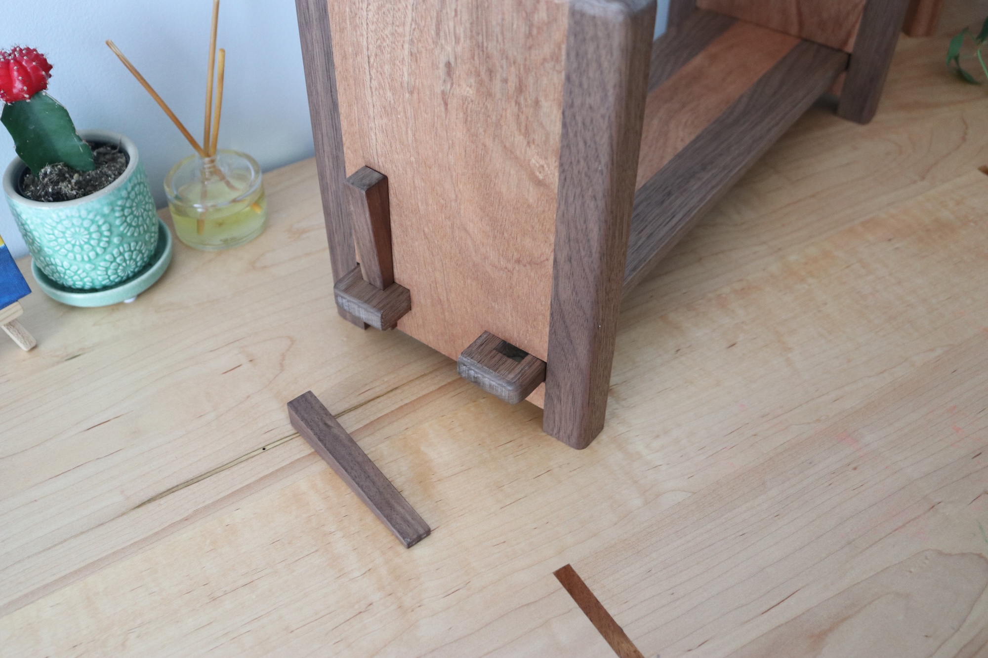 Adjustable Tabletop Bookshelf- Walnut & Sapele - Image 5