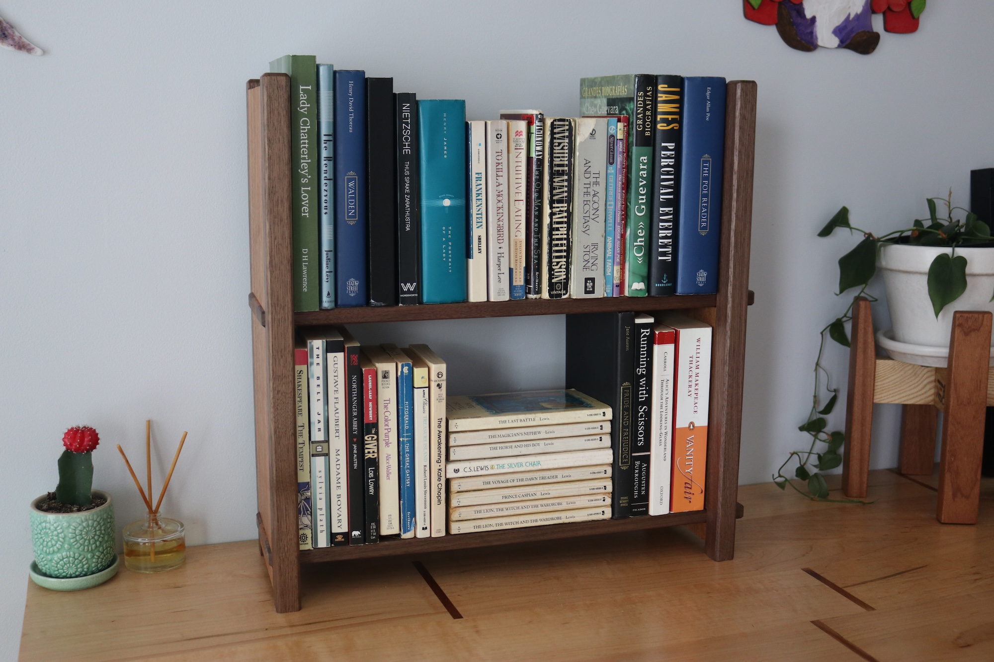 2-tier Adjustable Tabletop Bookshelf- Walnut - Image 5