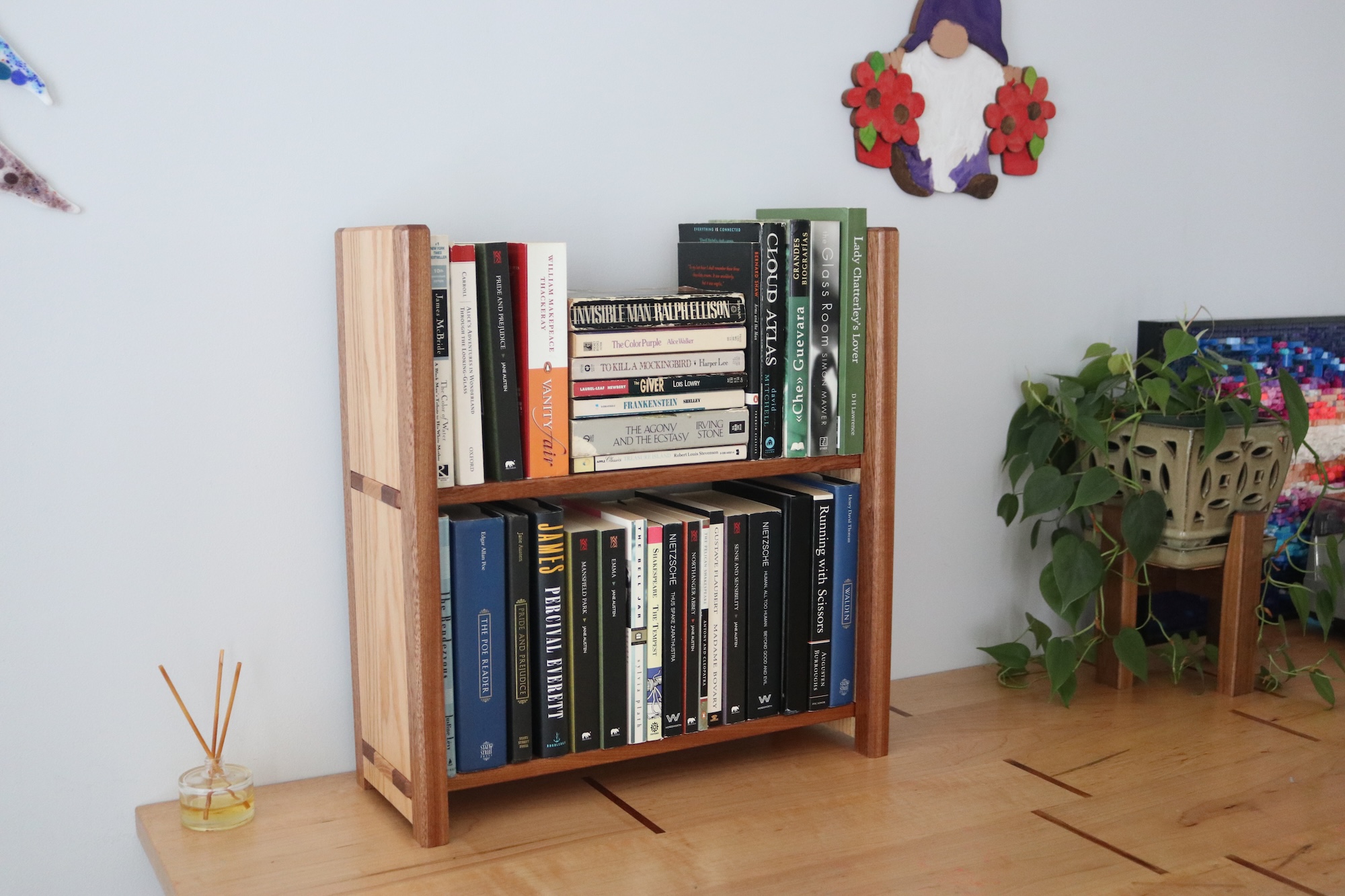 2-tier Adjustable Tabletop Bookshelf- Sapele & Oak Chamfered - Image 2